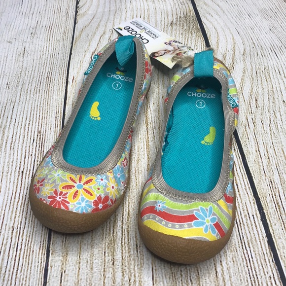 Chooze Other - Chooze Shoes Twirl Ballet Flats in Charm Red NWT